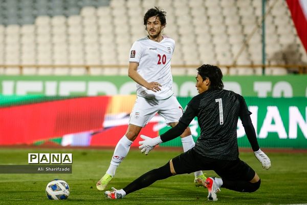 دیدار تیم‌های فوتبال ایران و کره جنوبی