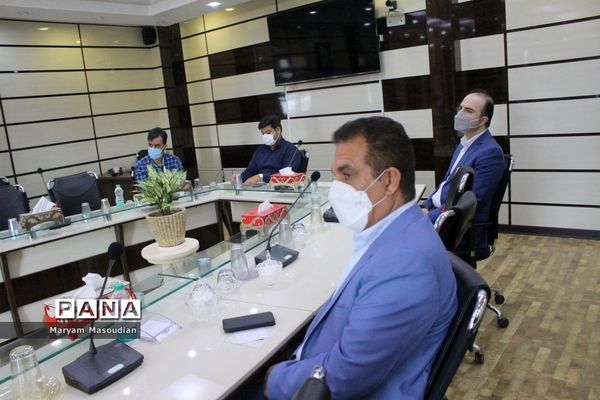 نشست بیست و چهارمین دوره انتخابات شوراهای دانش‌آموزی مدارس استان بوشهر