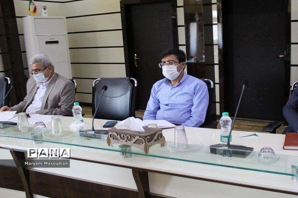 نشست بیست و چهارمین دوره انتخابات شوراهای دانش‌آموزی مدارس استان بوشهر