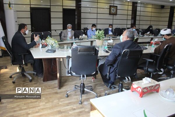 نشست بیست و چهارمین دوره انتخابات شوراهای دانش‌آموزی مدارس استان بوشهر