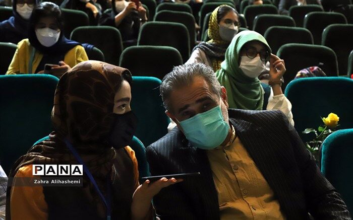 حرکت‌های فرهنگی و هنری بستر مناسب برای فعالیت‌ در جامعه 