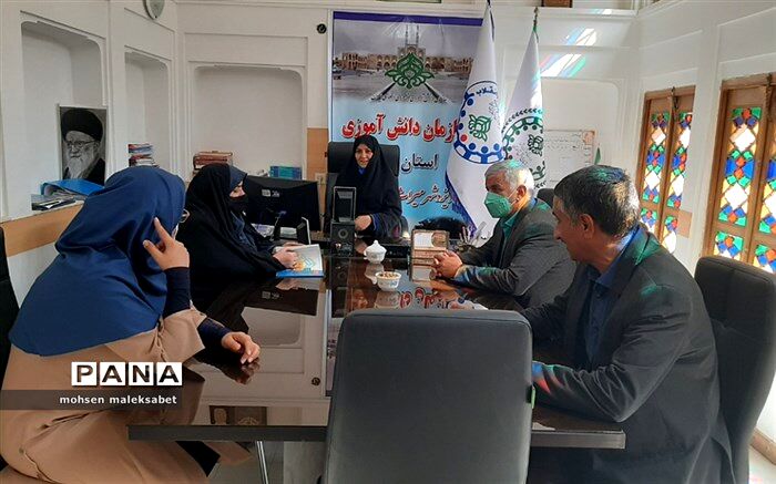 برگزاری نشست رییس سازمان دانش آموزی استان یزد با معاونین پرورشی مناطق