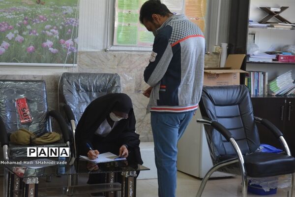 واکسیناسیون دانش‌آموزان دبیرستان امام علی (ع) ناحیه یک آموزش و پرورش