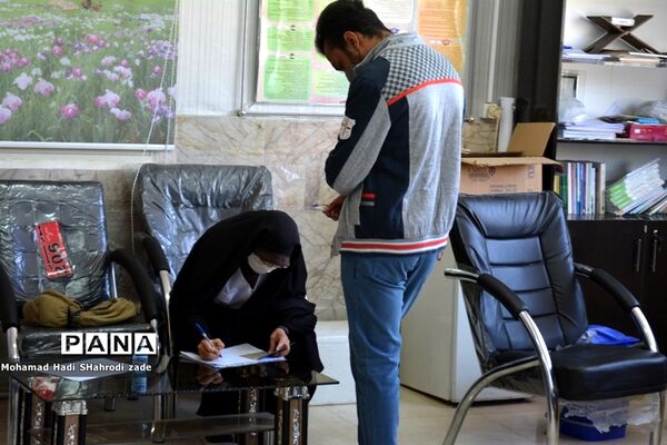 واکسیناسیون دانش‌آموزان دبیرستان امام علی (ع) ناحیه یک آموزش و پرورش