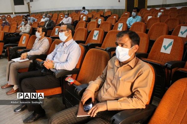 تجلیل از سرگروه‌های برتر فعالیت‌های پرورشی و درس تفکر و سبک زندگی استان بوشهر