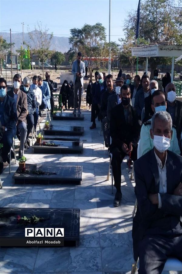 برگزاری آیین غبار روبی و عطر افشانی مزار شهدا روستای دهنو خلیل آباد