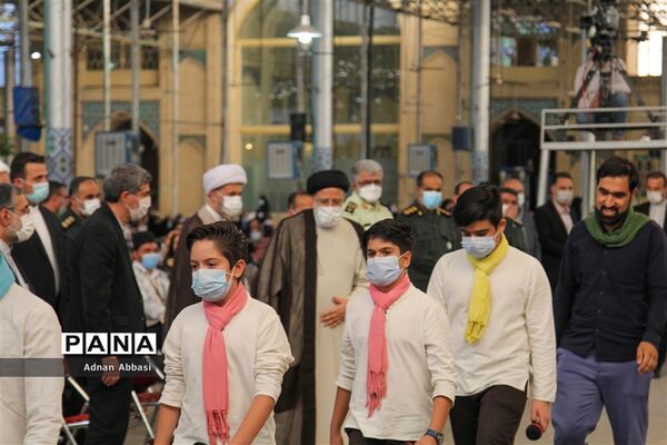 دیدار رئیس جمهوری با علما، نخبگان، خانواده معظم شهداء و اقشار مختلف مردم در شیراز