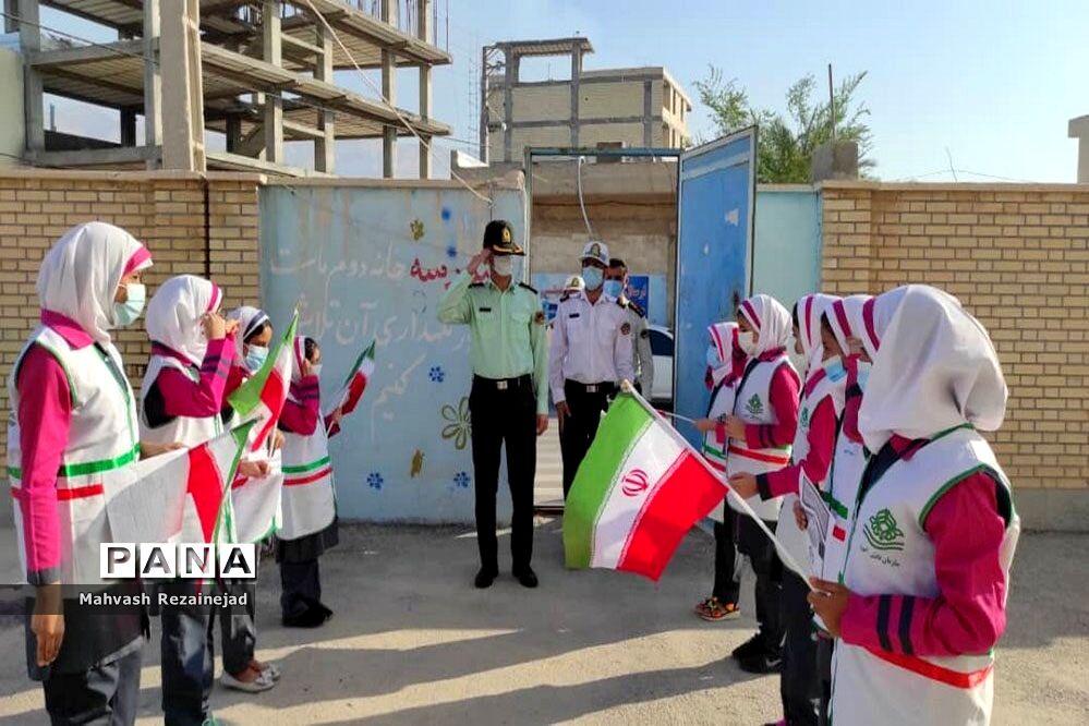 گرامیداشت هفته نیروی انتظامی شهرستان عسلویه با همکاری دانش آموزان پیشتاز