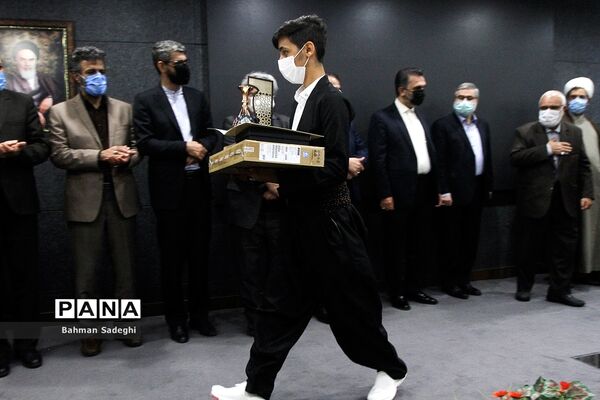 تجلیل از نخبگان و استعدادهای برتر تحت حمایت کمیته امداد