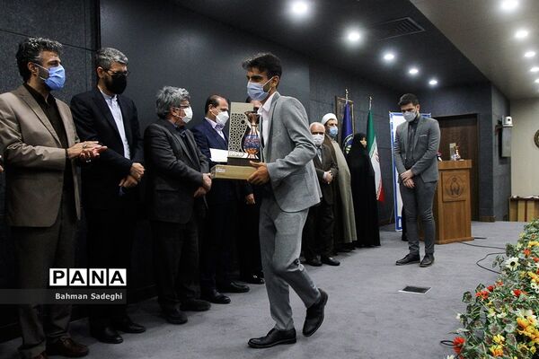 تجلیل از نخبگان و استعدادهای برتر تحت حمایت کمیته امداد
