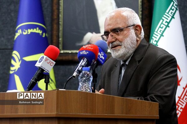 تجلیل از نخبگان و استعدادهای برتر تحت حمایت کمیته امداد