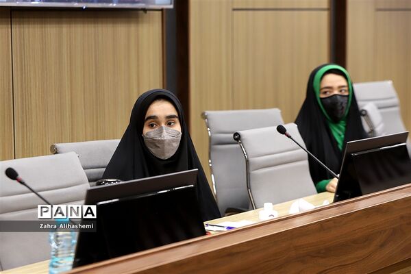 نشست نمایندگان دهمین دوره مجلس دانش‌آموزی شهر تهران