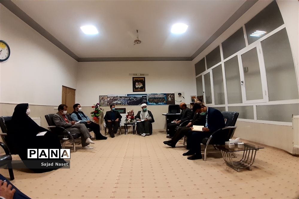 برگزاری جلسه هم‌اندیشی تشویق نوجوانان به نماز جمعه در دفتر امام جمعه کاشمر