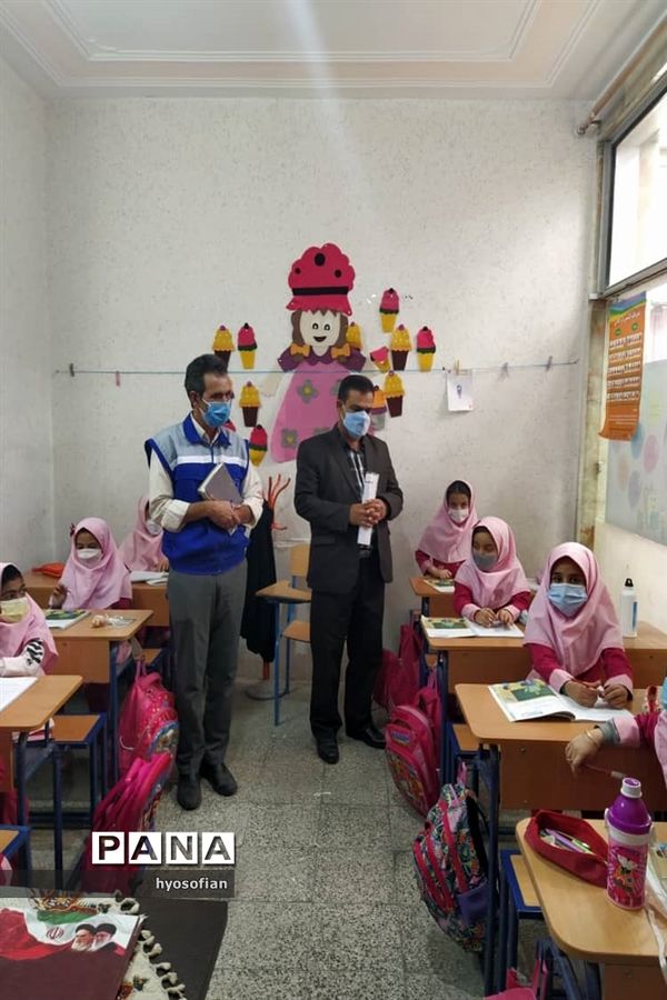 بازدید از مدارس شهرضا توسط مدیر کانون شهید مفتح و مسئول سازمان دانش آموزی شهرضا