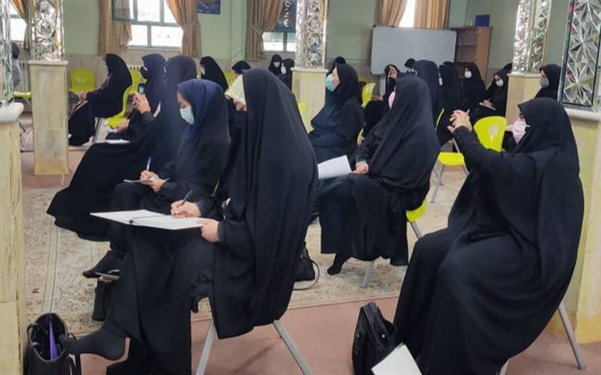 برگزاری جلسه توجیهی در حوزه قرآن و عترت و نماز ناحیه ۶
