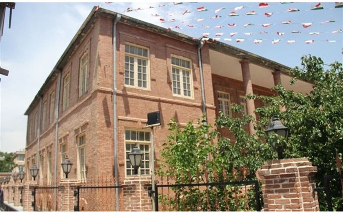 مرمت مدرسه تاریخی  22 بهمن ارومیه ادامه دارد