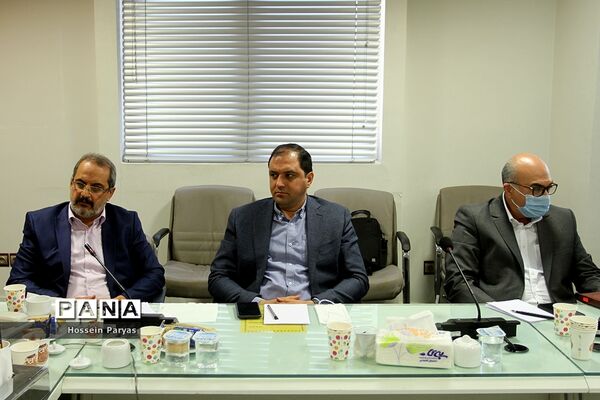 نشست خبری انجمن صنفی کارفرمایان کفش و صنایع وابسته ایران