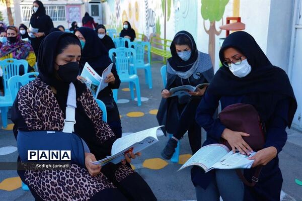آیین بزرگداشت هفته پیوند اولیا و مربیان در مدارس آباده