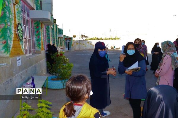آیین بزرگداشت هفته پیوند اولیا و مربیان در مدارس آباده