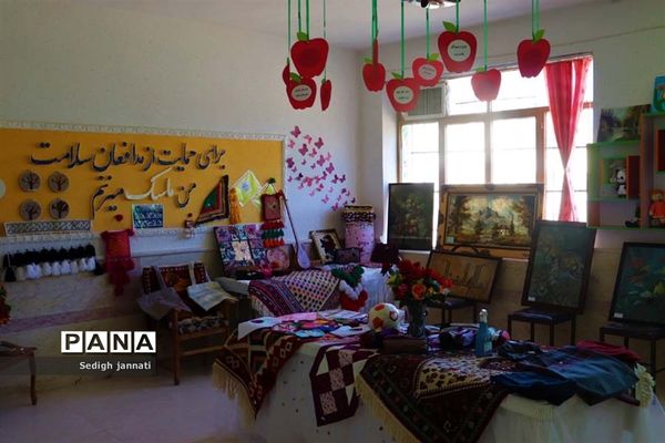 آیین بزرگداشت هفته پیوند اولیا و مربیان در مدارس آباده