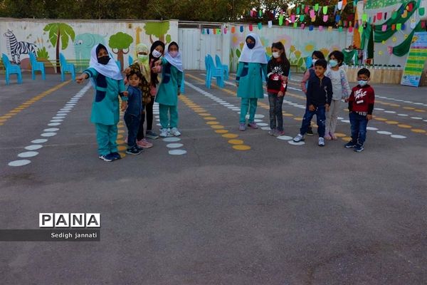 آیین بزرگداشت هفته پیوند اولیا و مربیان در مدارس آباده