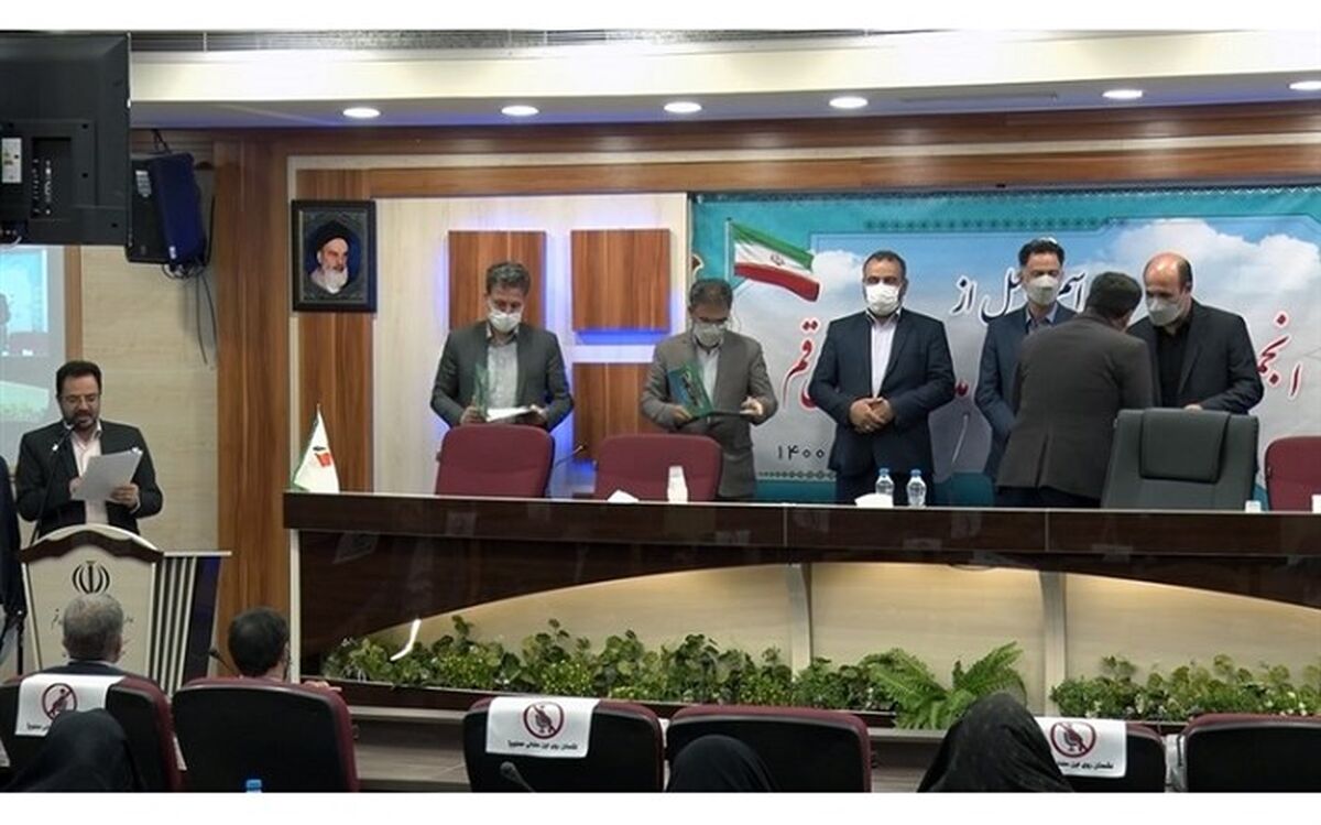 انجمن‌های اولیا و مربیان برتر استان قم تجلیل شدند