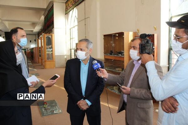 ادای احترام سرپرست وزارت آموزش و پرورش به مقام شامخ شهدای استان کهگیلویه و بویراحمد