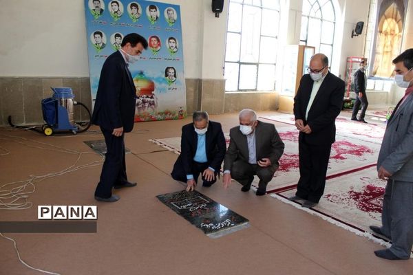 ادای احترام سرپرست وزارت آموزش و پرورش به مقام شامخ شهدای استان کهگیلویه و بویراحمد