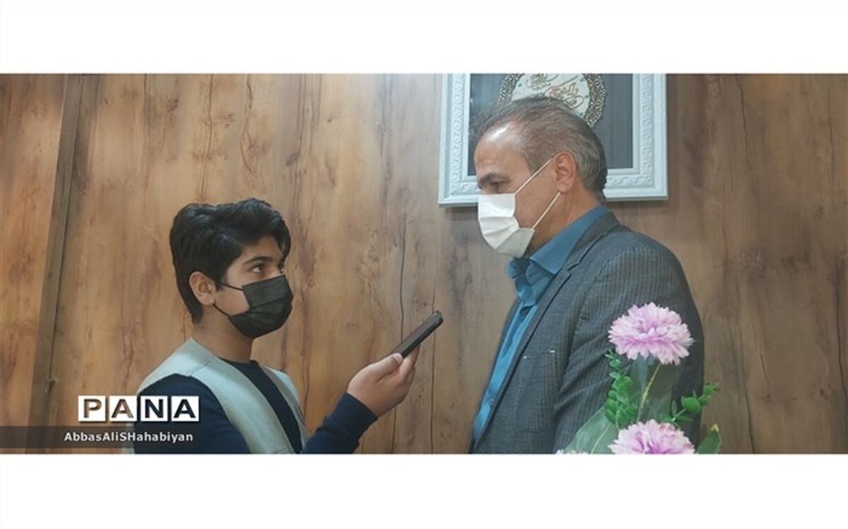 دانش‌آموزان هنر را حتما باید همراه علم آن بیاموزند