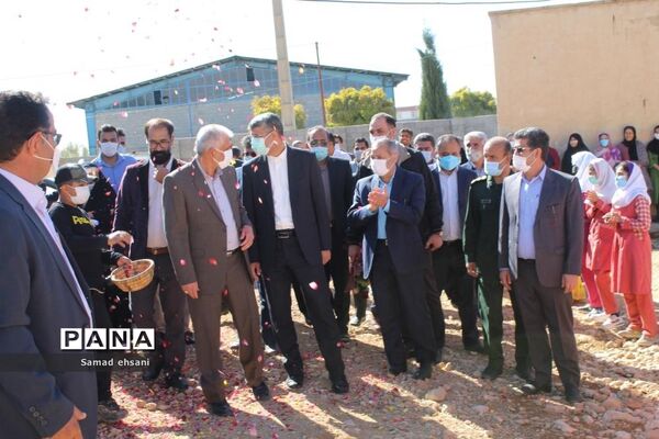 مراسم نمادین جمع‌آوری مدارس کانکسی کهگیلویه و بویراحمد