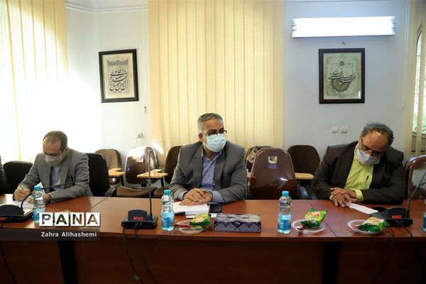 جلسه کارگروه ماده ۱۸ سرویس حمل و نقل دانش‌آموزی شهر تهران