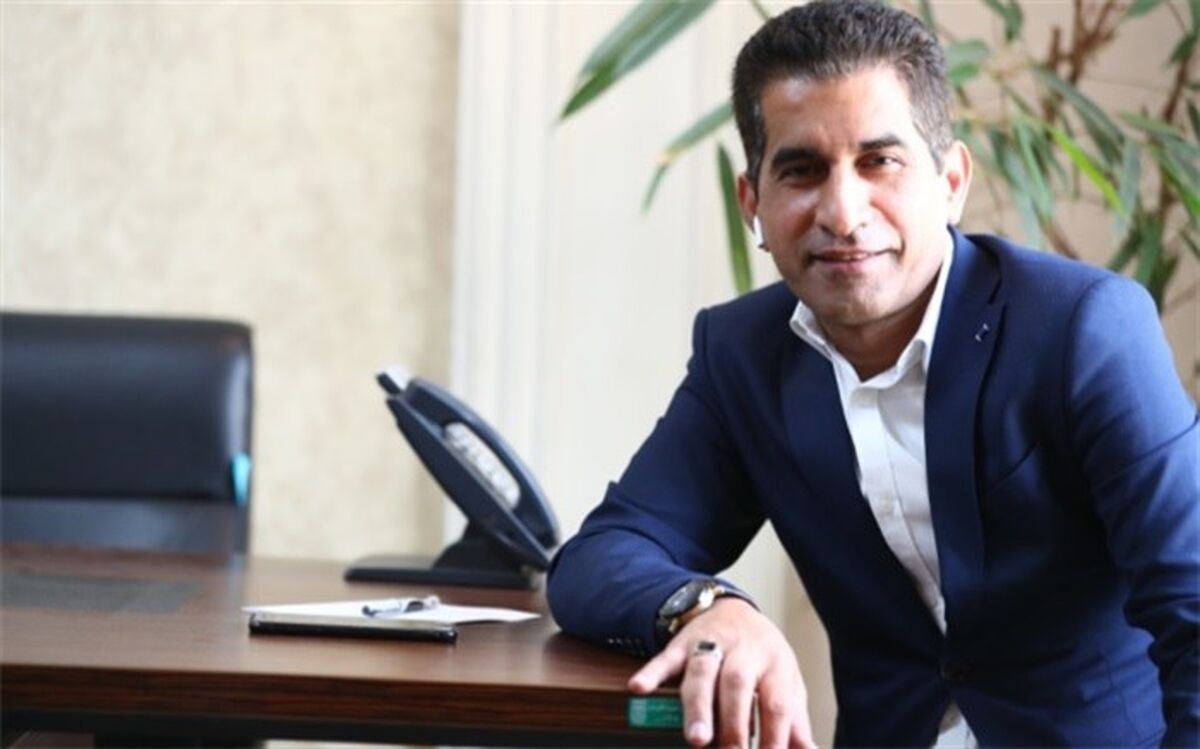 حسن کامرانی‌فر دبیرکل فدراسیون فوتبال شد