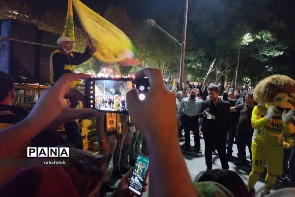 جشن ورزشکاران باشگاه فرهنگی ورزشی سپاهان در چهارباغ اصفهان