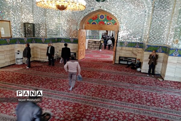 برگزاری نماز جمعه در محل زیارتگاه امامزاده سید حمزه کاشمر