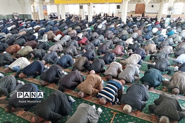 برگزاری نماز جمعه در محل زیارتگاه امامزاده سید حمزه کاشمر