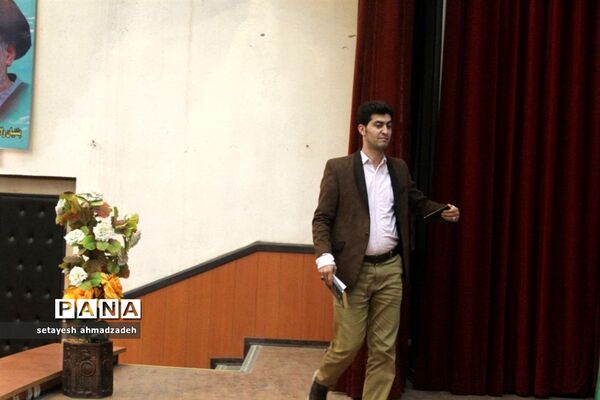 برگزاری نشست با عنوان جادوی رسانه در شهرستان گلوگاه