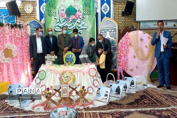 مراسم تجلیل از حافظان قرآن کریم در حسن آباد فشافویه