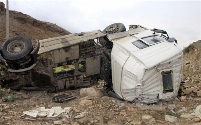 تصادف هولناک تریلی  در شیراز/فیلم