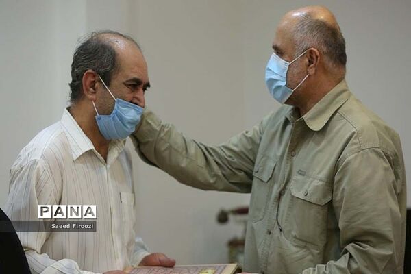دیدار صمیمی استاندار بوشهر با خانواده شهیدان و ایثارگران