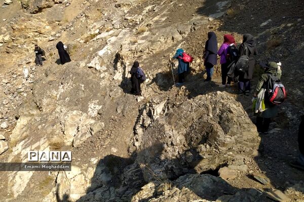 کوهنوردی همکاران اداری منطقه ۲ به مناسبت هفته تربیت‌بدنی