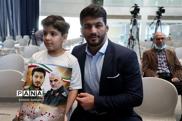 مراسم تجلیل از کشتی‌گیران تیم ملی