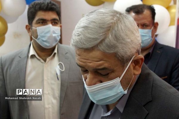 بازدید مدیرکل آموزش و پرورش خوزستان از خط ملی نماد