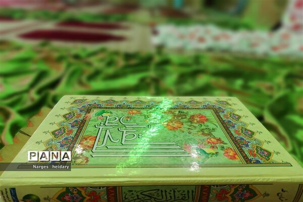 برپایی محفل انس با قرآن در شهرستان امیدیه