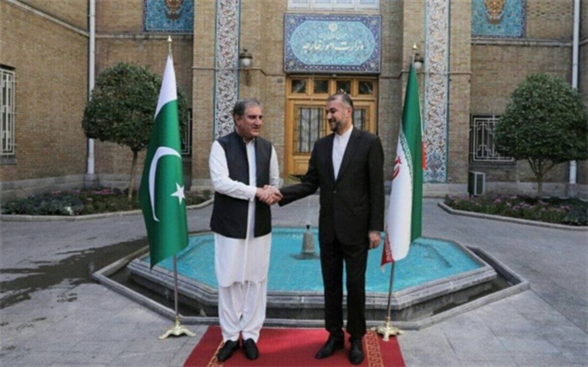 دیدار و رایزنی وزرای خارجه ایران و پاکستان