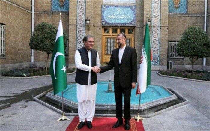 دیدار و رایزنی وزرای خارجه ایران و پاکستان