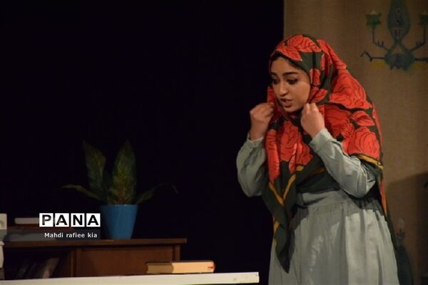 اجرای سری دوم تئاتر «تکه‌های سنگین سرب»