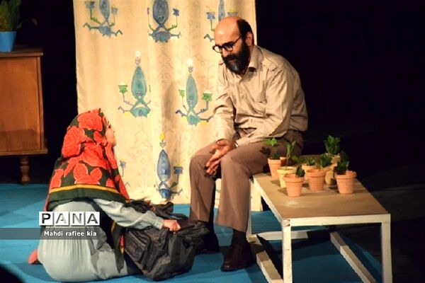 اجرای سری دوم تئاتر «تکه‌های سنگین سرب»