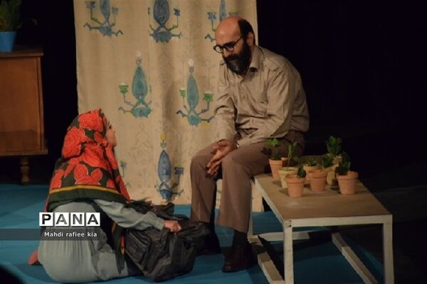 اجرای سری دوم تئاتر «تکه‌های سنگین سرب»