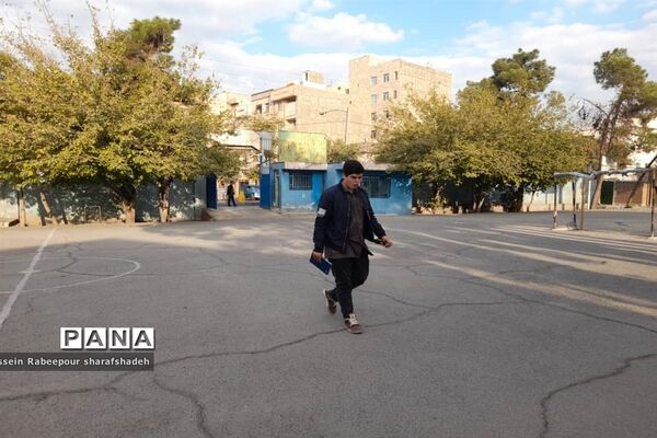 آموزش حضوری در هنرستان شریعتی منطقه 16