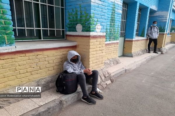 آموزش حضوری در هنرستان شریعتی منطقه 16